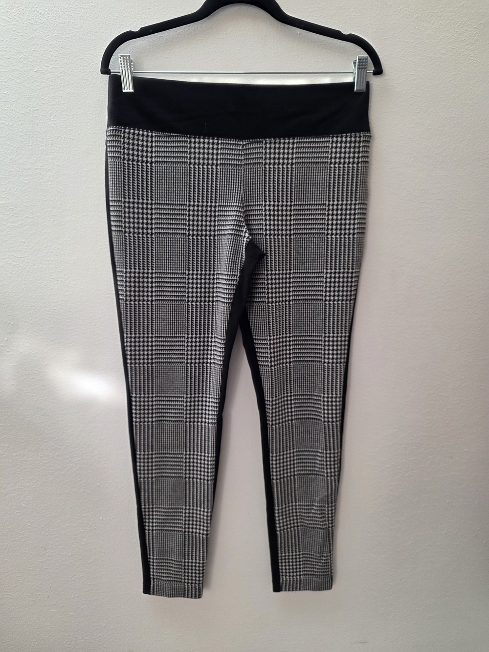 INC International Concepts Black & White Glen Plaid Ponte Leggings
